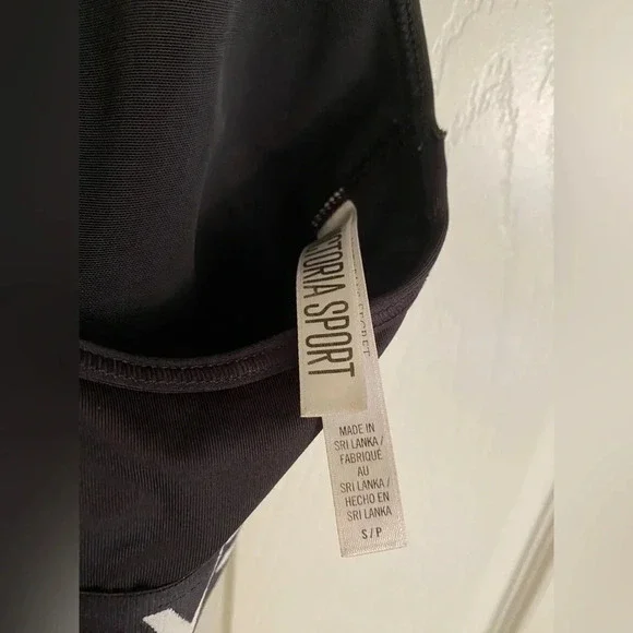 Victoria’s Secret sports bra small - Picture 4 of 4